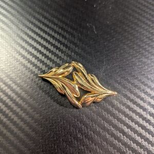 Vintage Gold Leaf Brooch